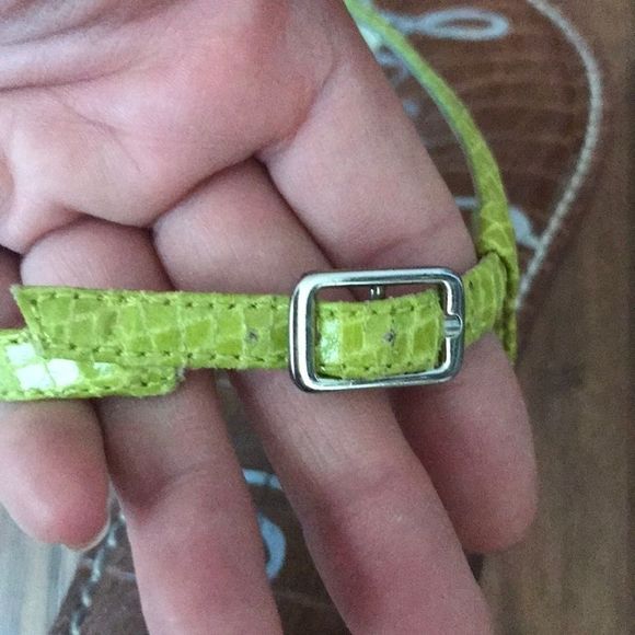 SAM EDELMAN Lime Green T-Strap Gigi Sandals - Picture 7 of 8